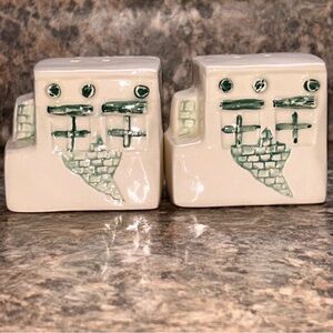 Vintage  Pueblo set. Salt and pepper. Signed “Jay Kay”